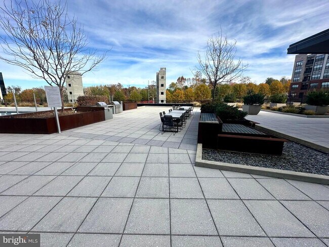 Building Photo - 145 Riverhaven Dr