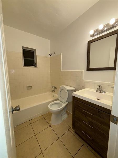 Building Photo - 890 NW 39th St