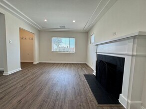 Building Photo - Charming Morningside Park Home Ready to Mo...