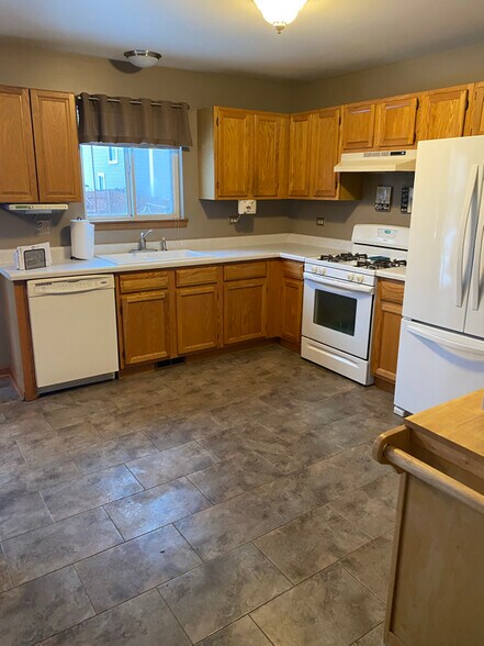 Building Photo - 170 Bridlewood Cir