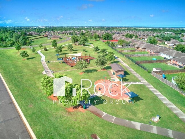 Building Photo - 4 Bedroom Home in Moore with All Appliances Included *1st Month's Rent FREE*