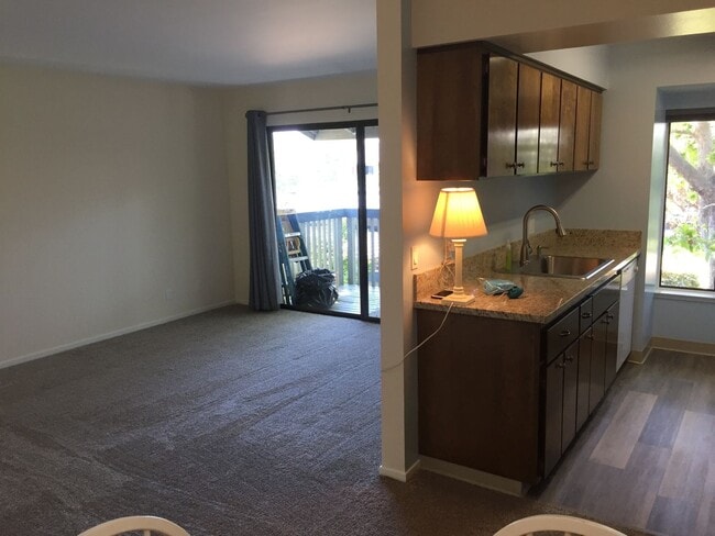 Building Photo - Capitola 1 bedroom, 1 bath Upstairs Unit