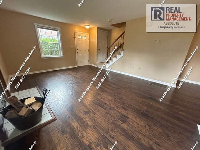 Building Photo - Renovated Townhome in Prime Location