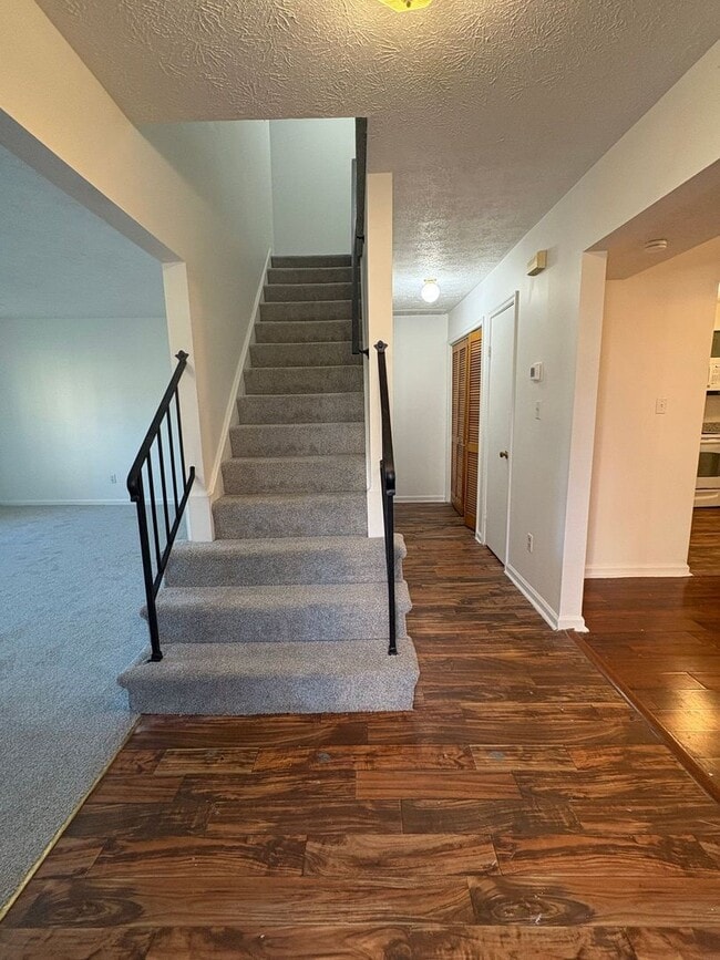 Building Photo - 366 Deputy Ln