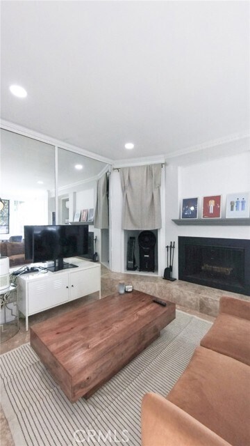 Building Photo - 2575 E 19th St