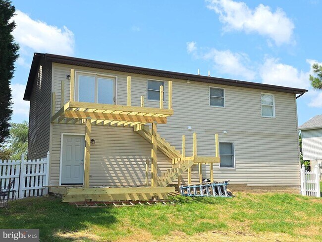 Building Photo - 81 Towerview Dr