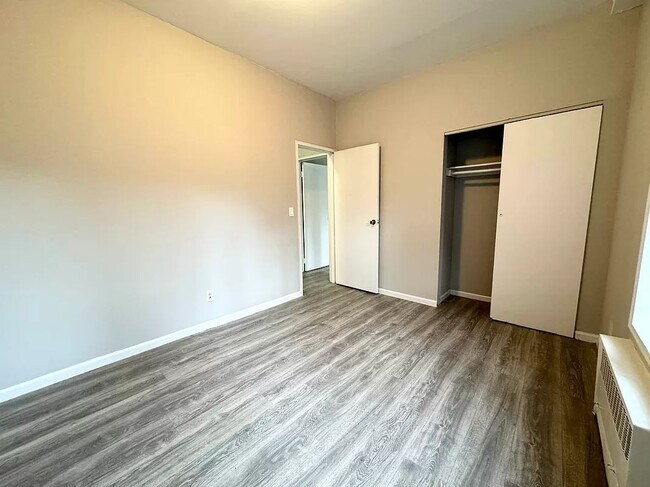 Building Photo - 330 E 100th St