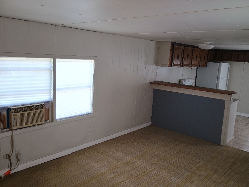 Building Photo - 129 SE Camelot Loop
