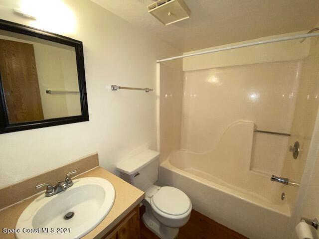 Building Photo - 1702 University Ln