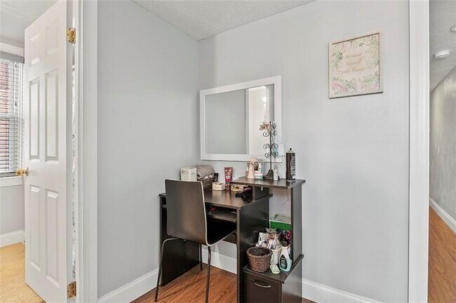 Building Photo - 858 Western Ave