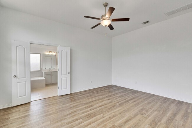 Building Photo - 175 Short Leaf Dr