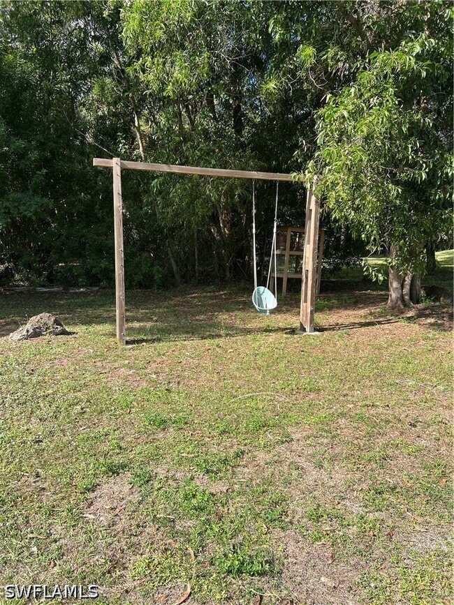 Building Photo - 3280 2nd Ave SE