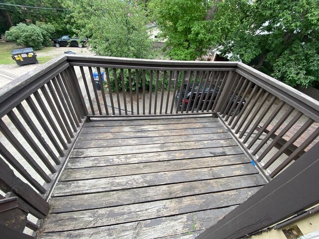 Building Photo - Updated 2 bed/1 bath Duplex for Rent!