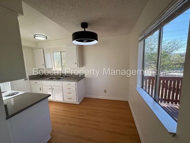 Building Photo - 1501 N Edmonds Dr