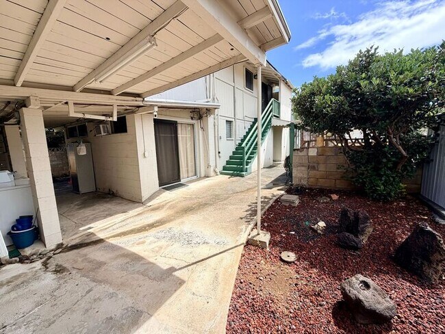 Primary Photo - 1347 Palolo Ave