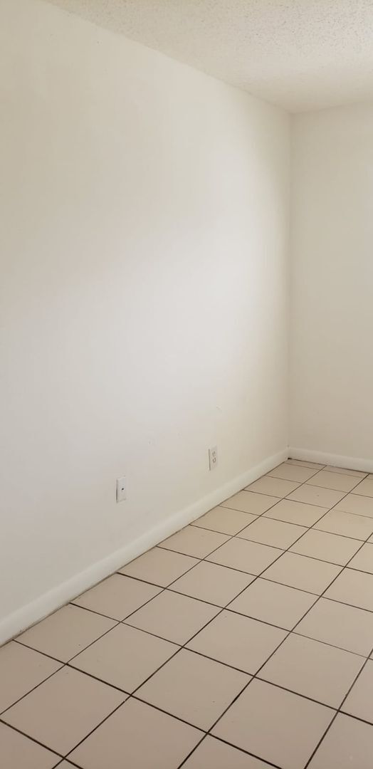 Building Photo - One-bedroom for rent in Pompano Beach