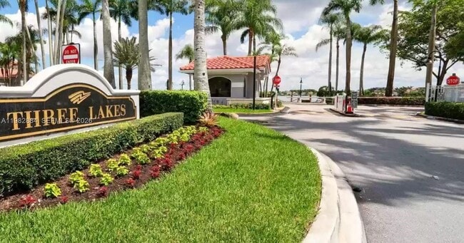 Building Photo - 14765 SW 132nd Pl