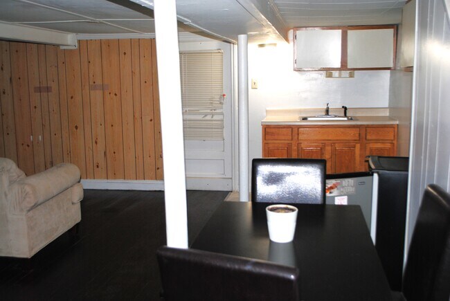 Building Photo - 2619 Saint Raymonds Ave