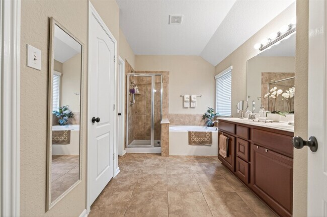 Building Photo - 7 Cayahoga Court