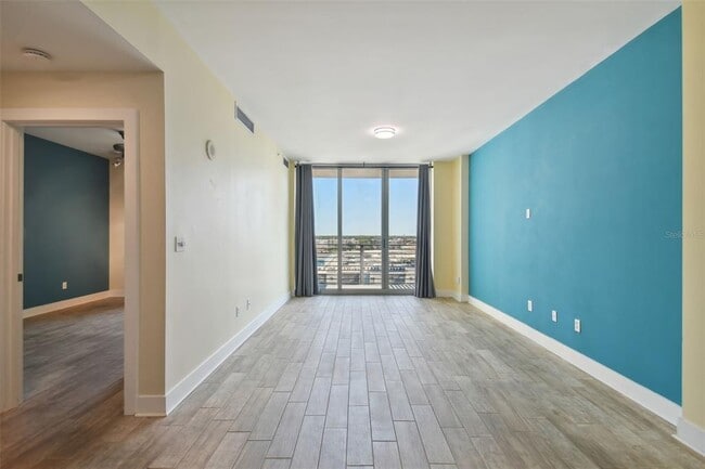 Building Photo - 1208 E Kennedy Blvd