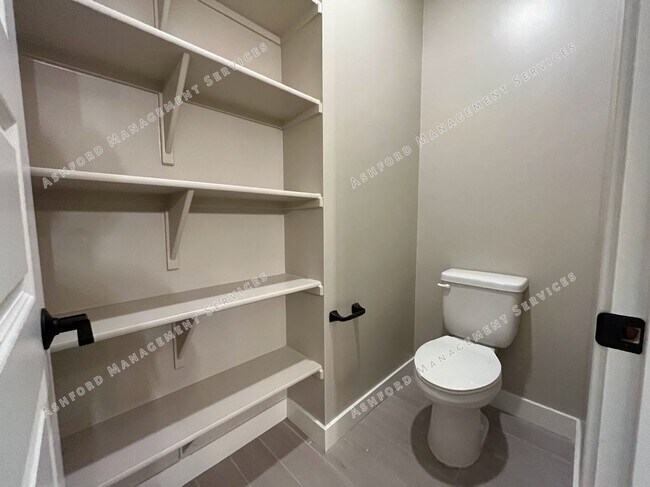 Building Photo - BEAUTIFUL 3 BEDROOM 2 BATHROOM HOME IN PEORIA