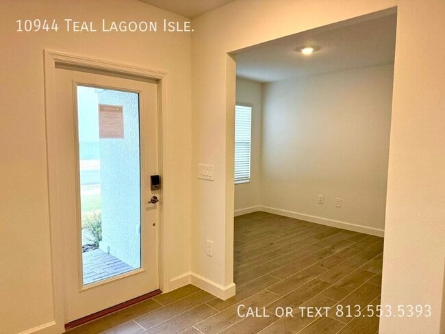 Building Photo - 10944 Teal Lagoon Isle