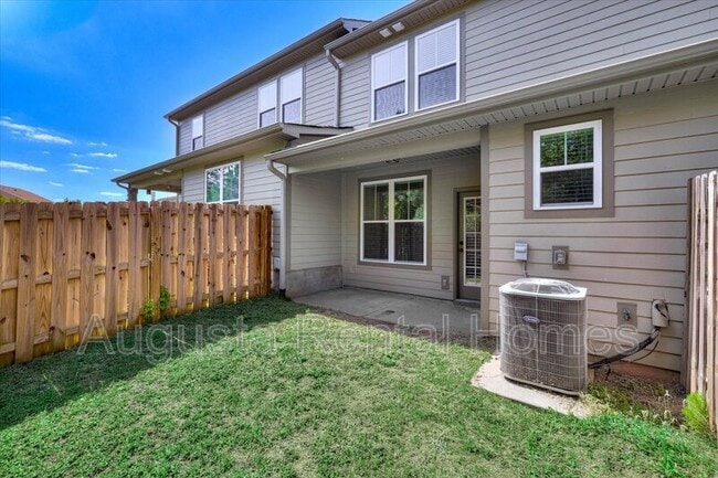 Building Photo - 504 Vinings Dr