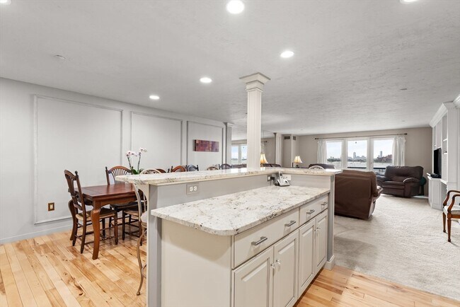 Building Photo - 1001 Marina Dr