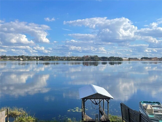 Building Photo - 687 Lake Dexter Cir