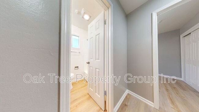 Building Photo - 418 6th St