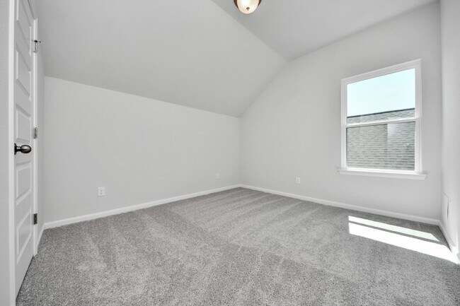 Building Photo - 15523 Foresail Ln