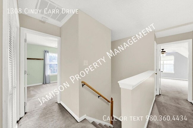 Building Photo - 1308 Cindy Carr Dr