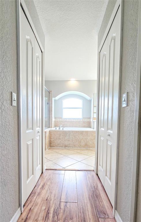 Building Photo - 3519 Kenwood Crossing