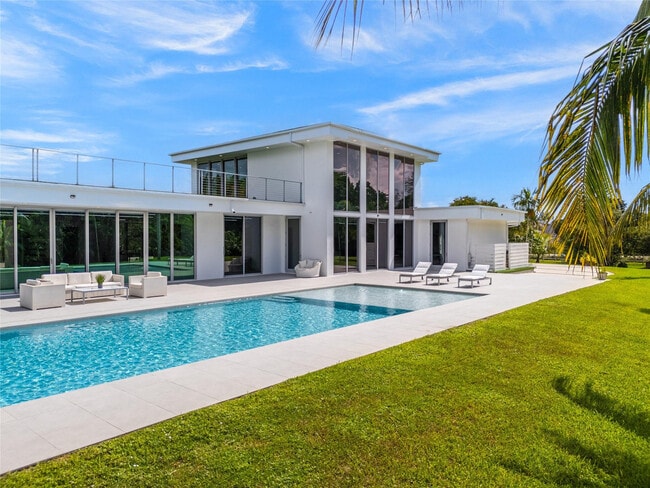 Building Photo - 17250 SW 52nd Ct