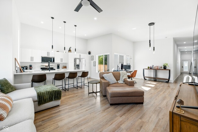 Building Photo - 318 N Tacoma Ave