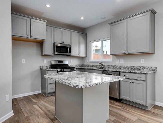 Building Photo - 6365 Lantana Village Way