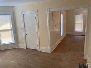 Building Photo - 2 Bedroom Bungalow Near Downtown