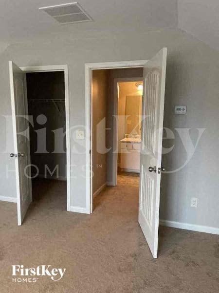 Building Photo - 1980 Township Dr