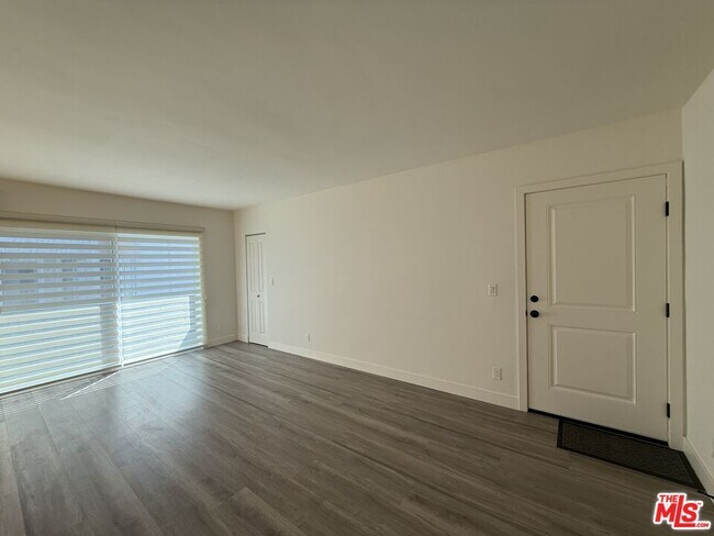 Building Photo - 3707 S Canfield Ave