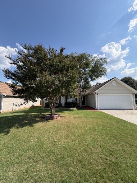 Building Photo - 490 Amelia Grove Ln