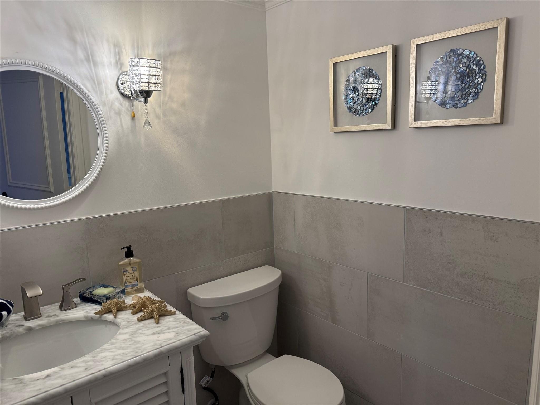 Building Photo - 1010 NE 8th Ave