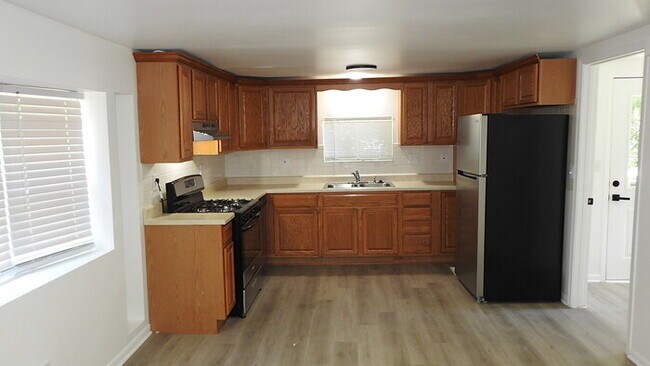 Building Photo - 3bed 2 full bath in North Kansas City, MO