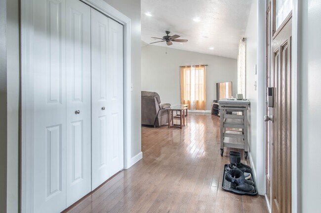 Building Photo - 29573 Maple St