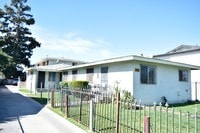 Building Photo - 903 N Sloan Ave.