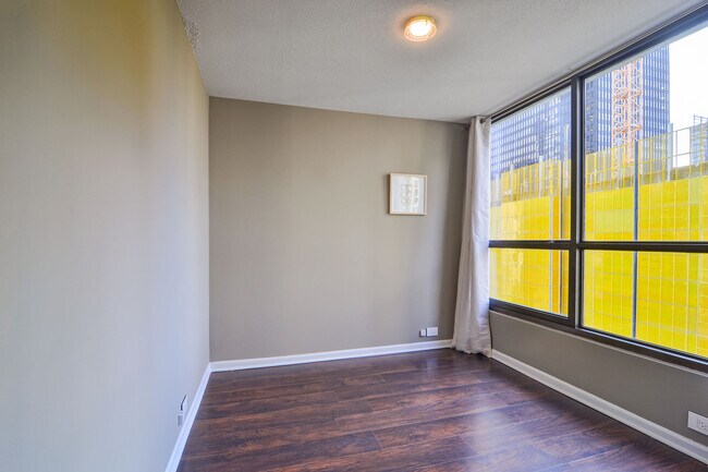 Building Photo - 405 N Wabash Ave