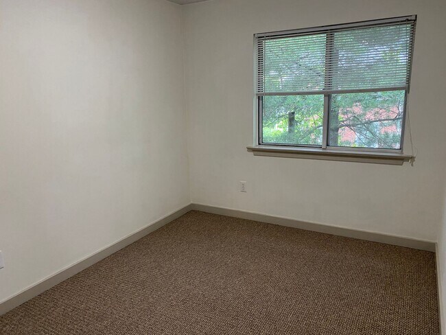 Building Photo - 1521 Virginia Ave
