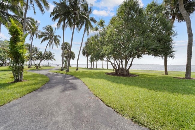 Building Photo - 3 Grove Isle Dr