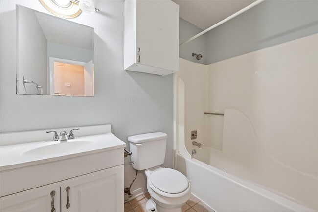 Building Photo - 16106 Barbarossa Dr