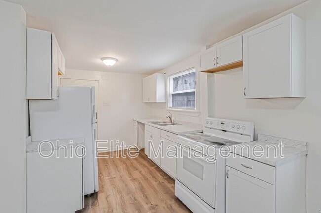 Building Photo - 1999 W Broad St