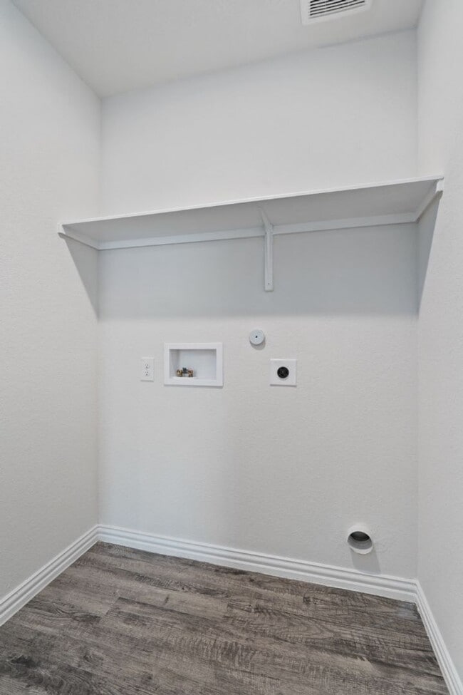 Building Photo - 1153 Magnolia St